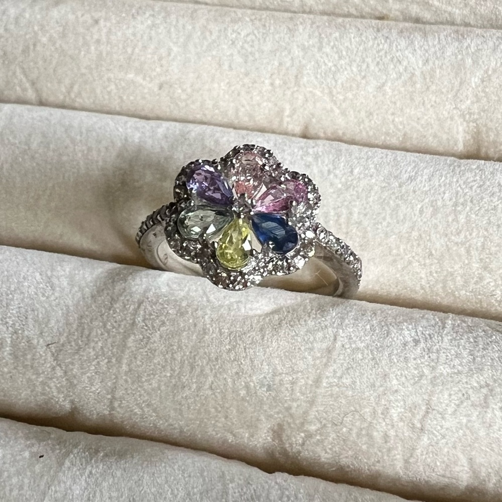 Multi-Sapphire Rainbow Flower Ring 🌸